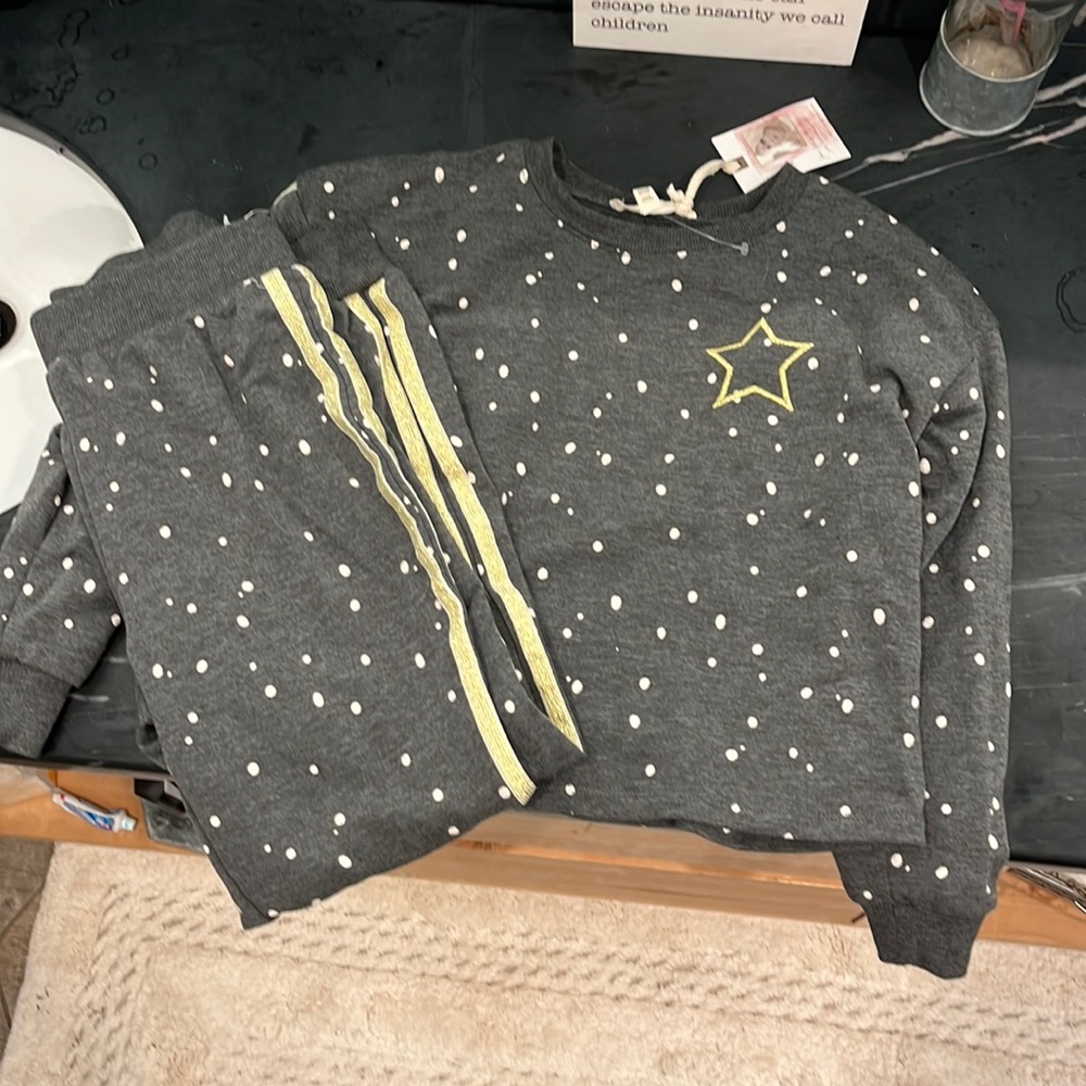 Jessica Simpson sweatsuit
